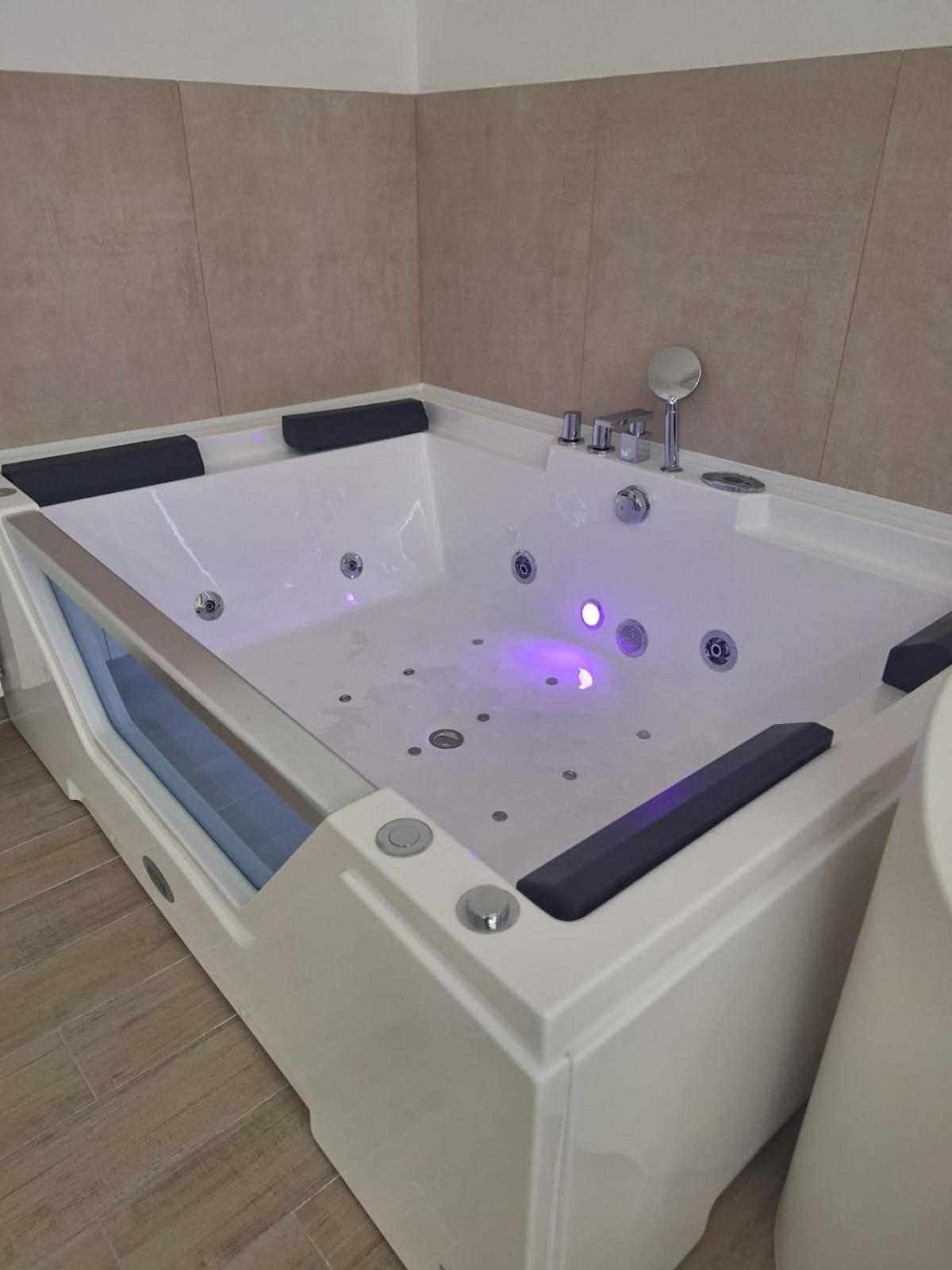 Bed E Suite Domar Brindisi Buitenkant foto