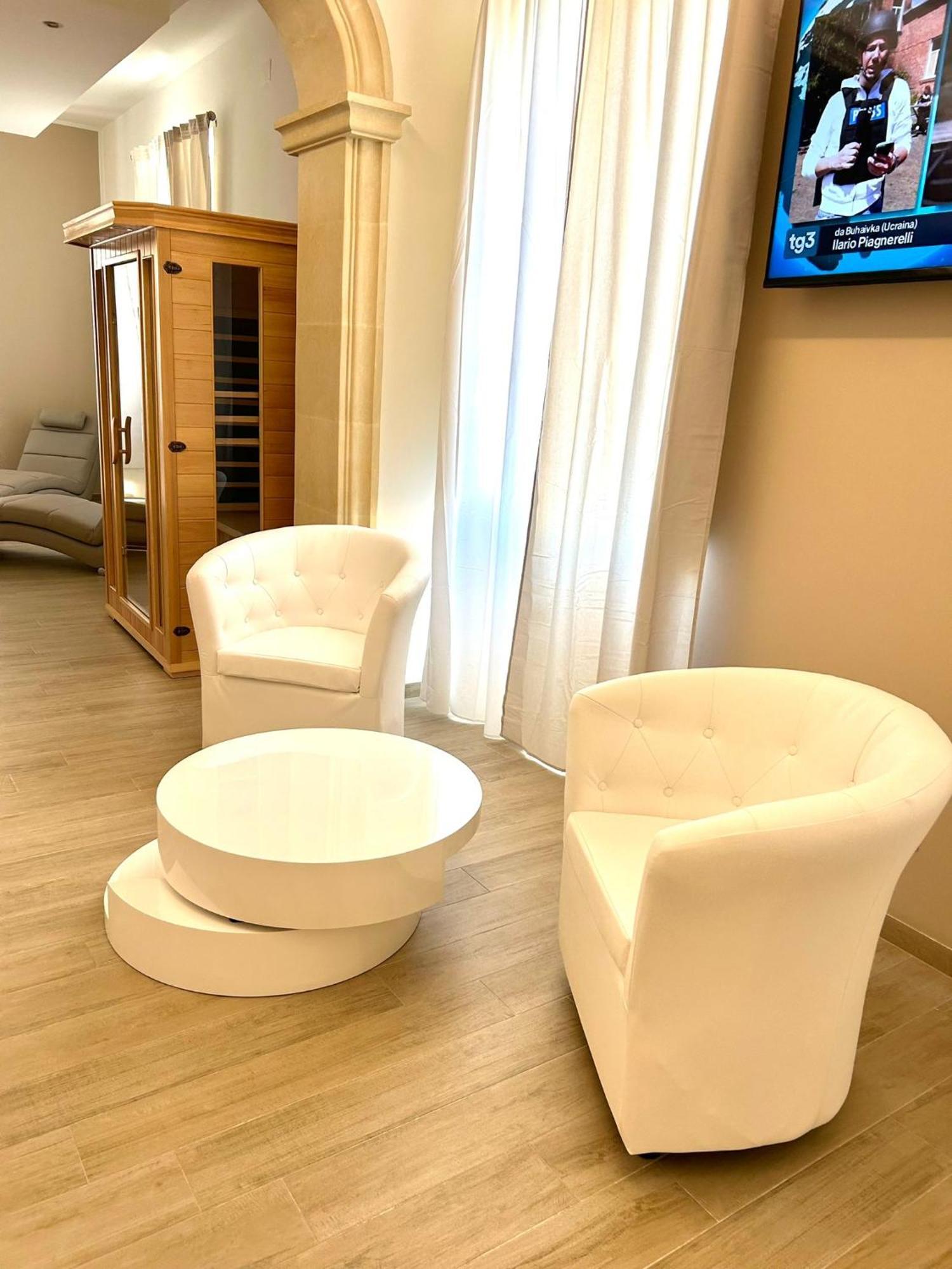Bed E Suite Domar Brindisi Buitenkant foto
