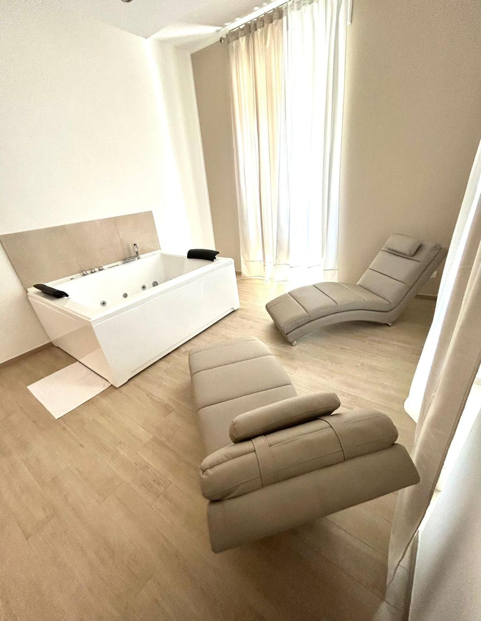 Bed E Suite Domar Brindisi Buitenkant foto