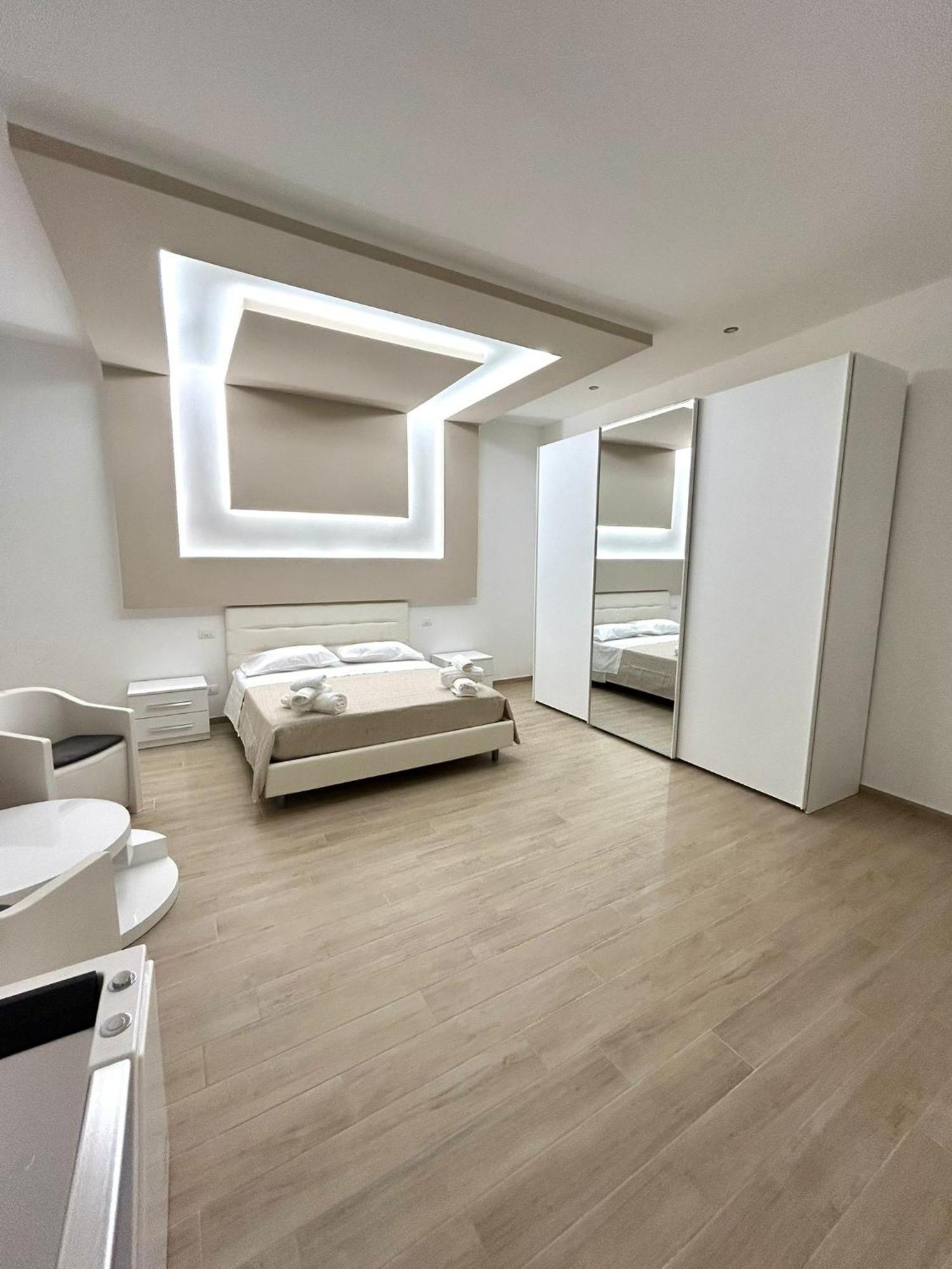 Bed E Suite Domar Brindisi Buitenkant foto