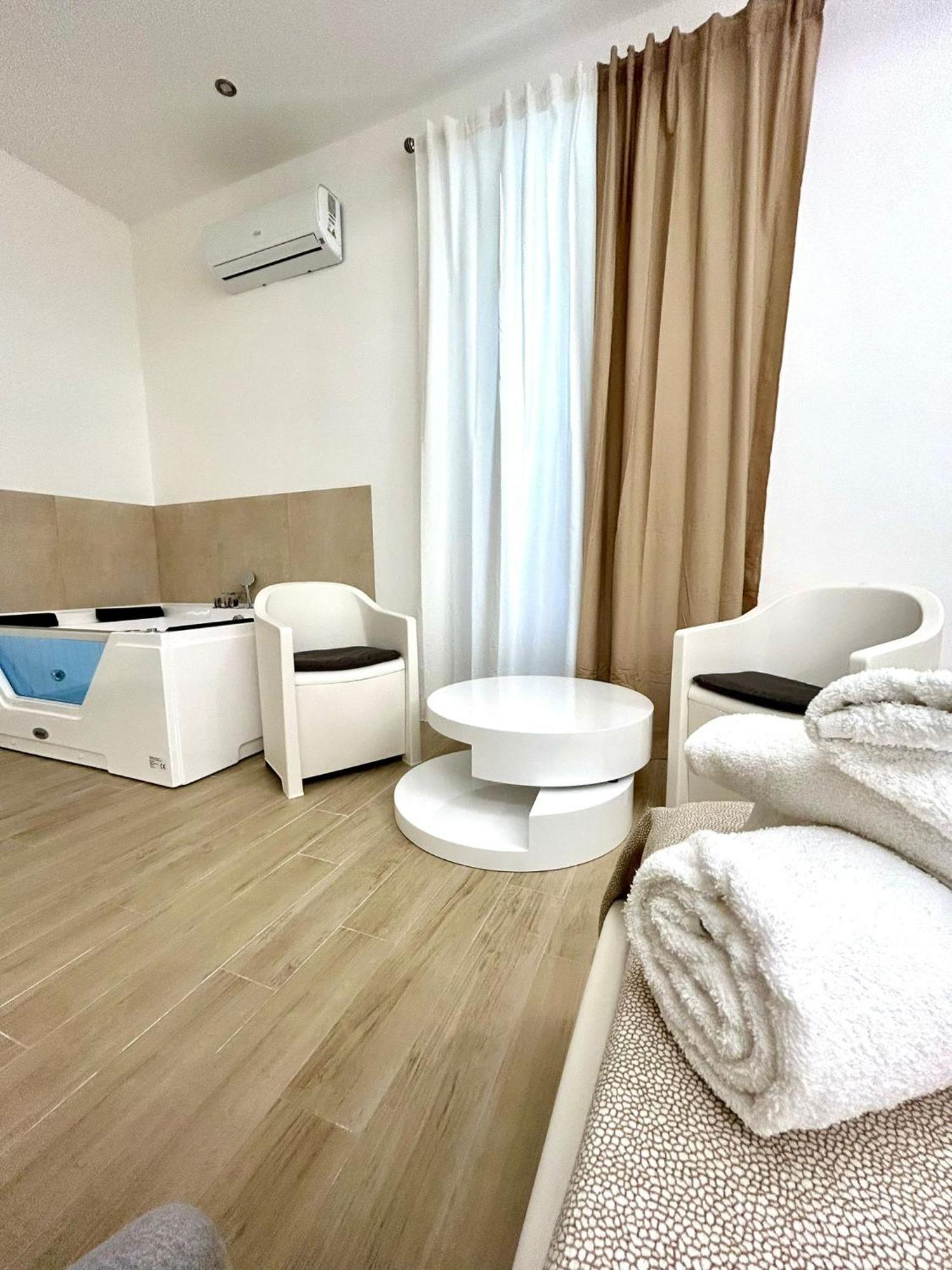Bed E Suite Domar Brindisi Buitenkant foto